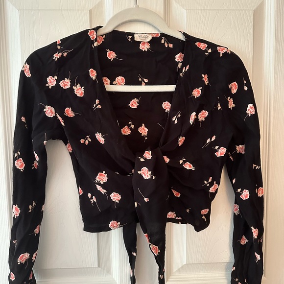 Brandy Melville Rose Print Tie/Wrap Top - Picture 2 of 5